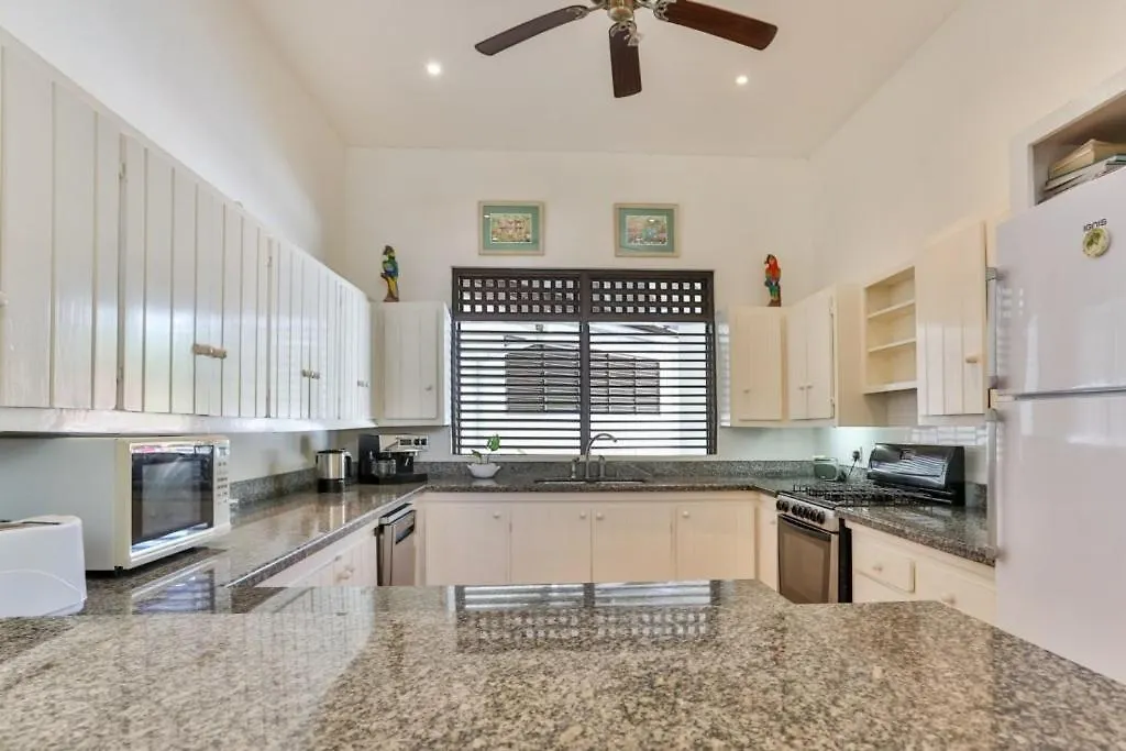 Sprawling Three Bedroom Villa - Tamarind Villa Villa Cap Estate Сент-Люсия